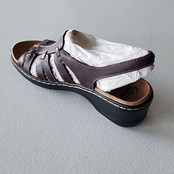 NWT Lexi Marigold Aubergine Sandal by Clarks, Size 10 Narrow - Picture 2 of 6